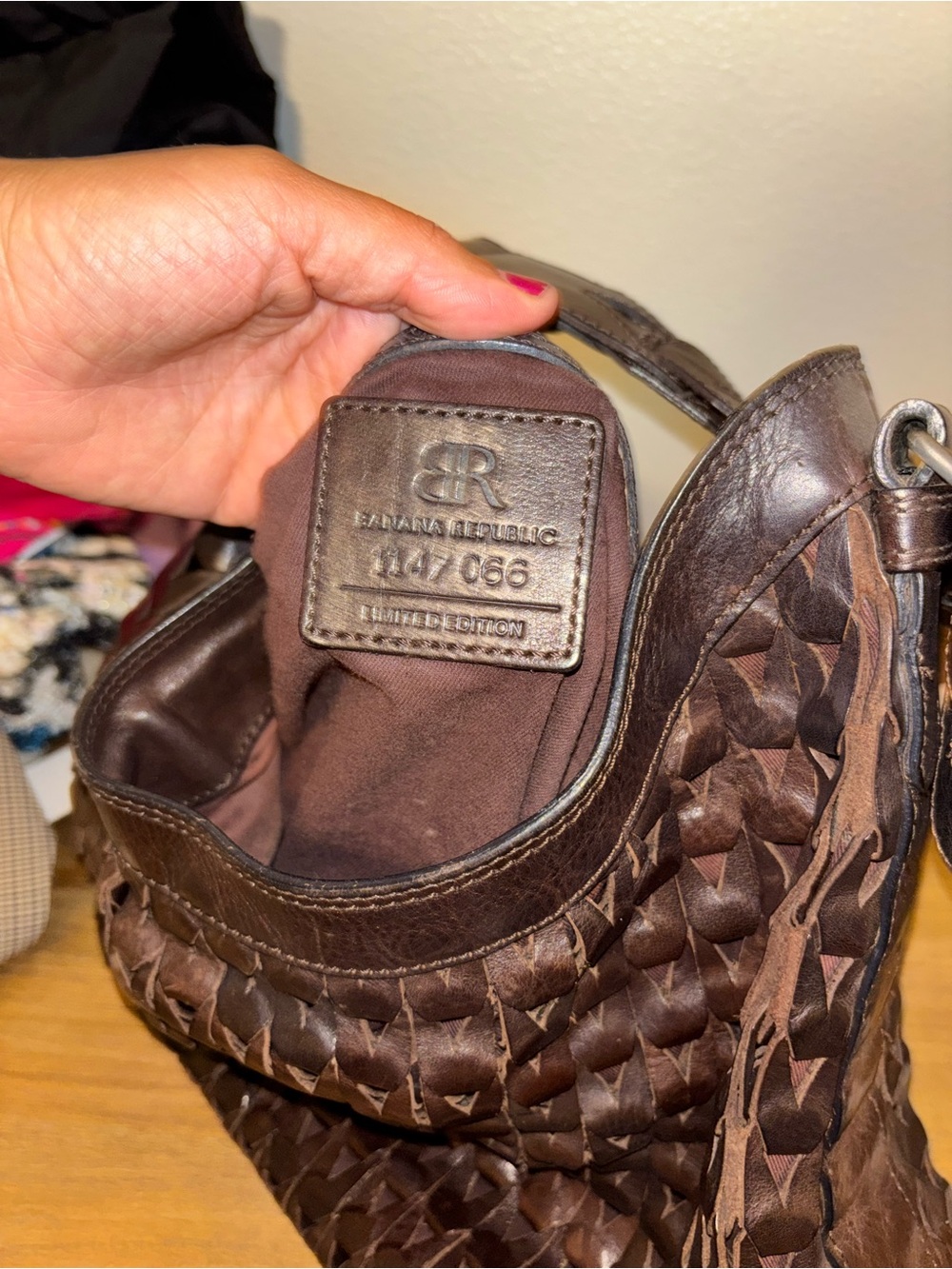 Limited edition Woven Leather Hobo Bag - Dark Brown - Picture 3 of 7